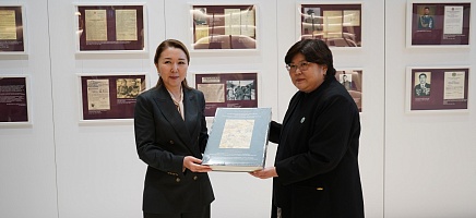 Судьи Конституционного Суда РК посетили Архив Президента фото галереи 9